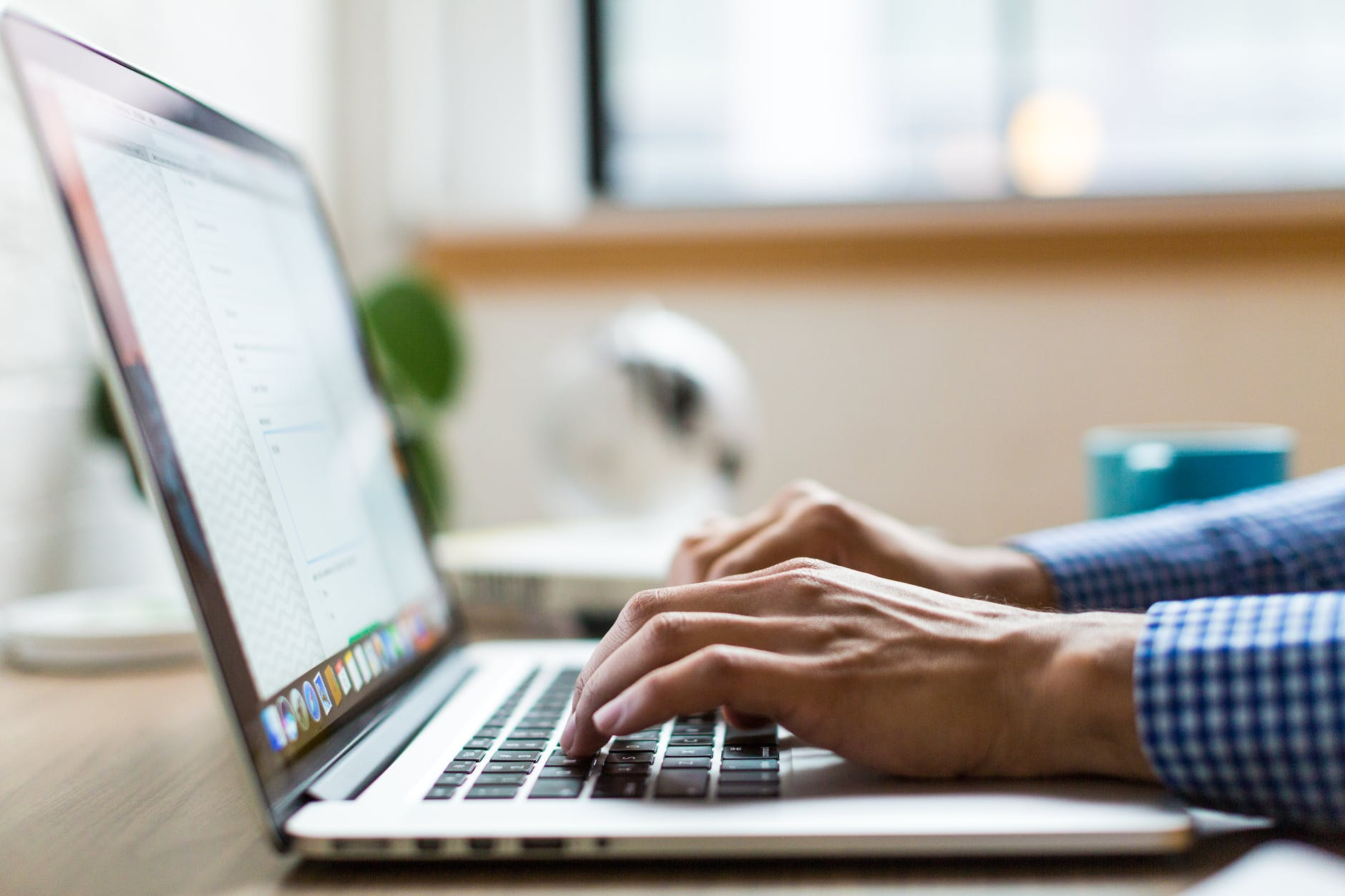 Fast Cheap Essay Writing Service: Complete Guide on Pros and Cons of Writing Help